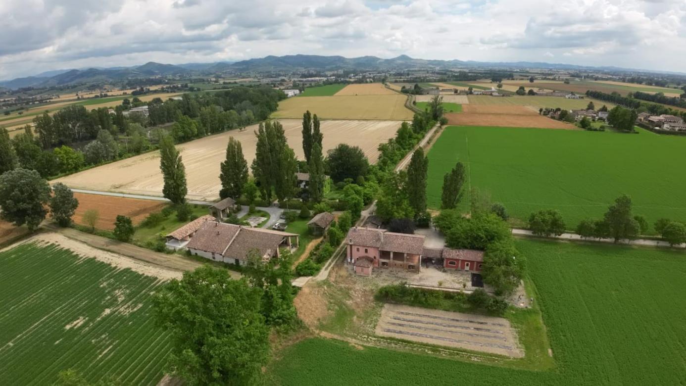 ווגרה Agriturismo Le Corti Della Gualdana מראה חיצוני תמונה