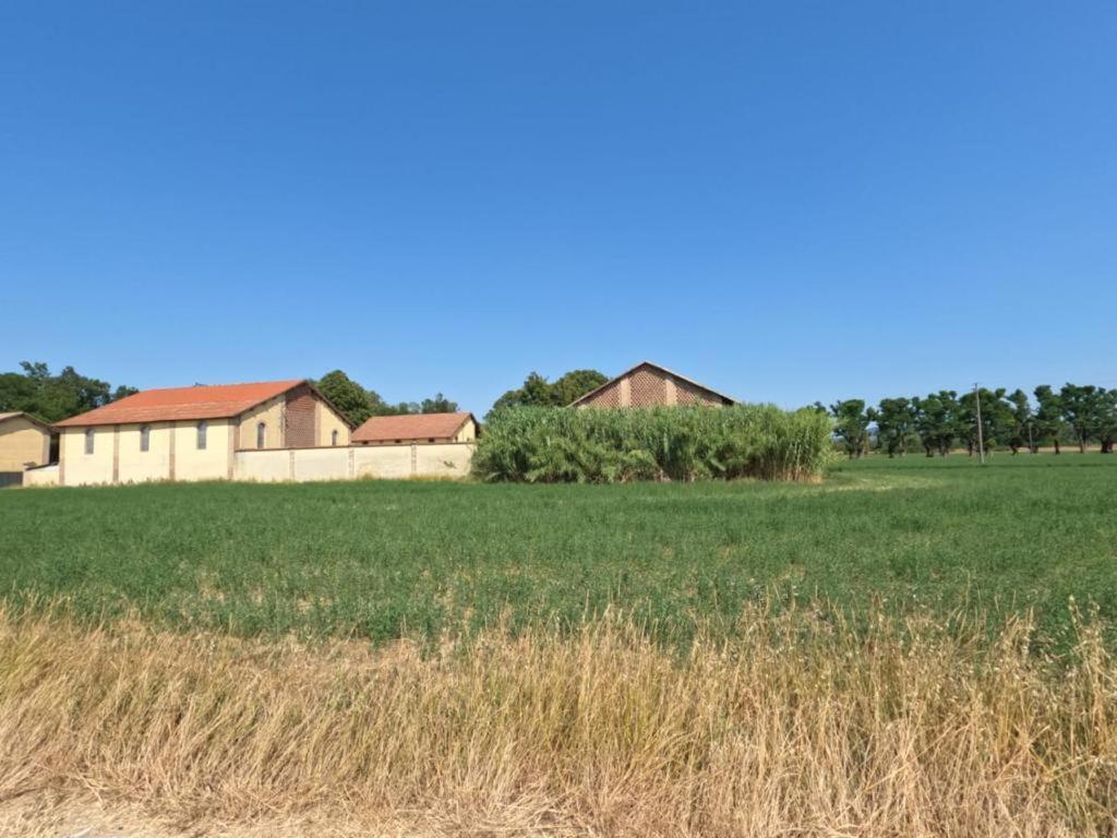 ווגרה Agriturismo Le Corti Della Gualdana מראה חיצוני תמונה
